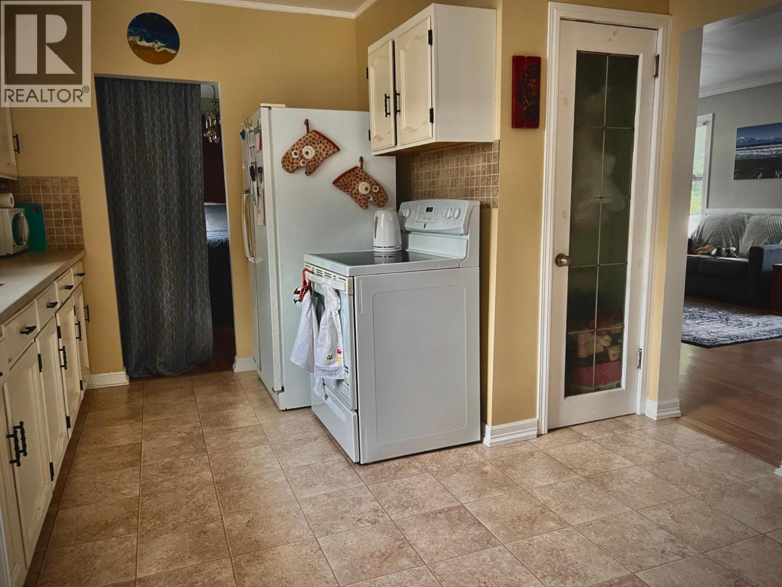 845 Wallinger Avenue Property Photo 18