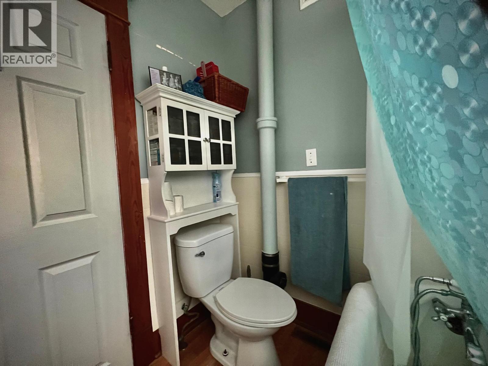 845 Wallinger Avenue Property Photo 23