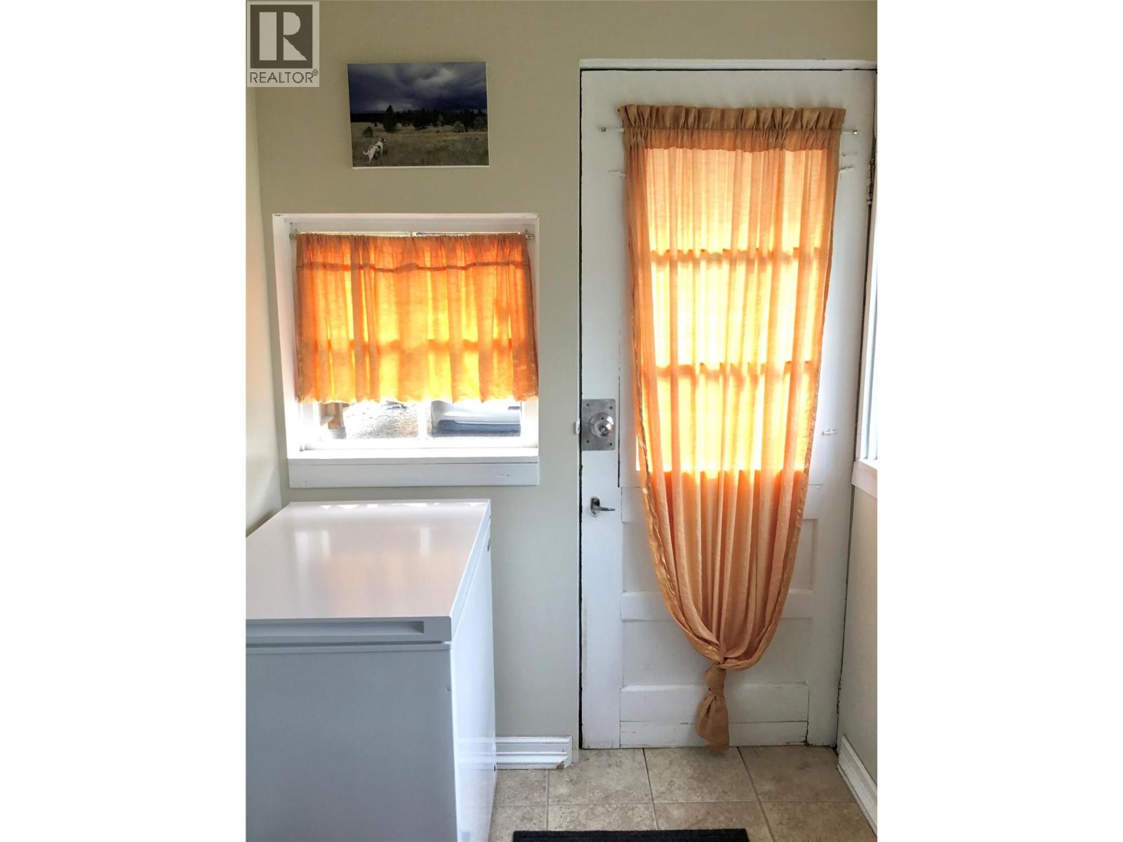 845 Wallinger Avenue Property Photo 37