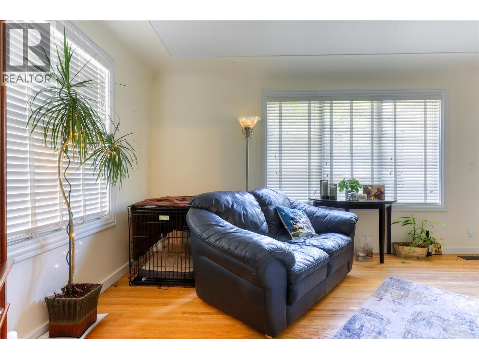 654 Schofield Highway Property Photo 8