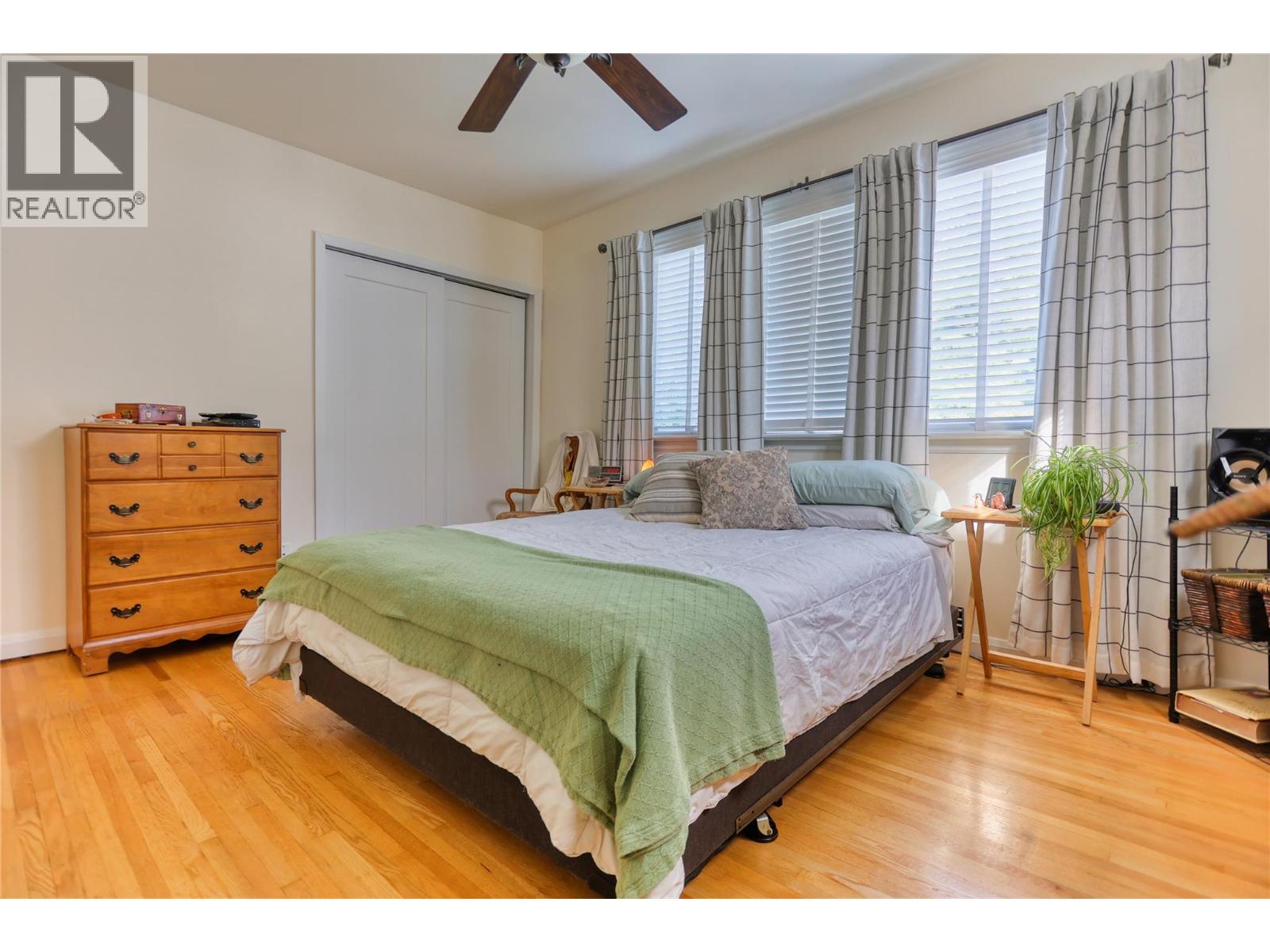654 Schofield Highway Property Photo 13