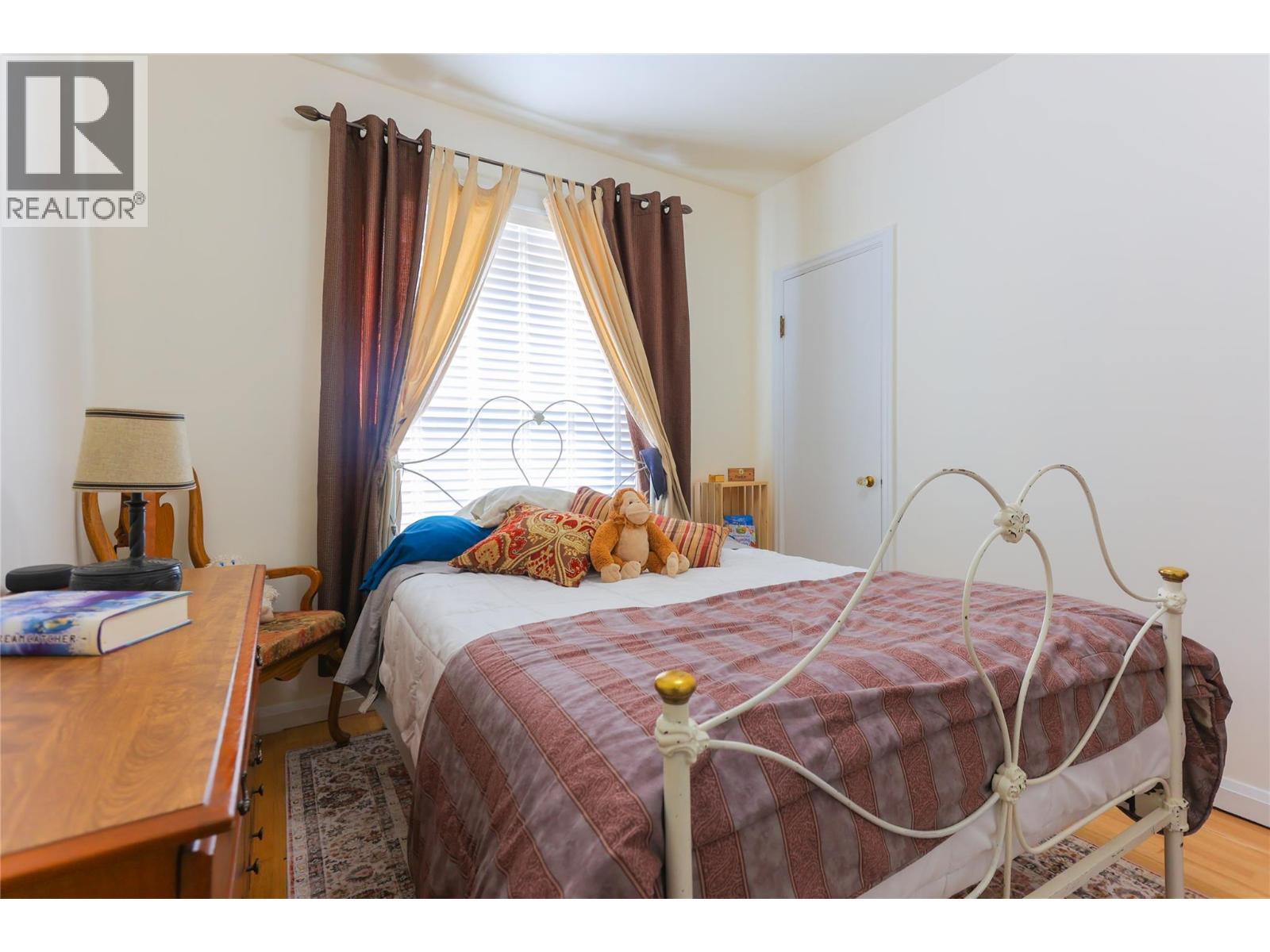654 Schofield Highway Property Photo 14