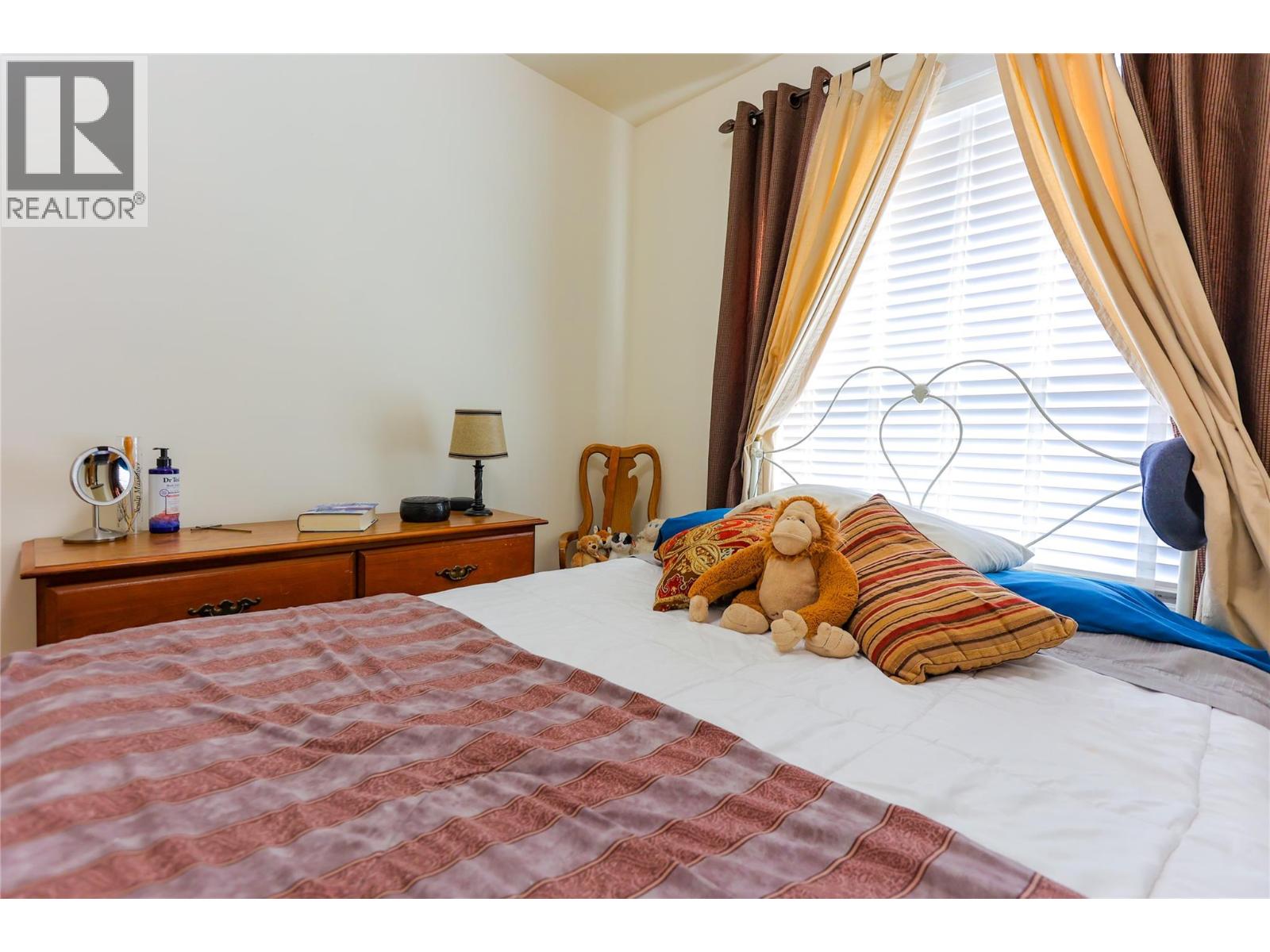 654 Schofield Highway Property Photo 15