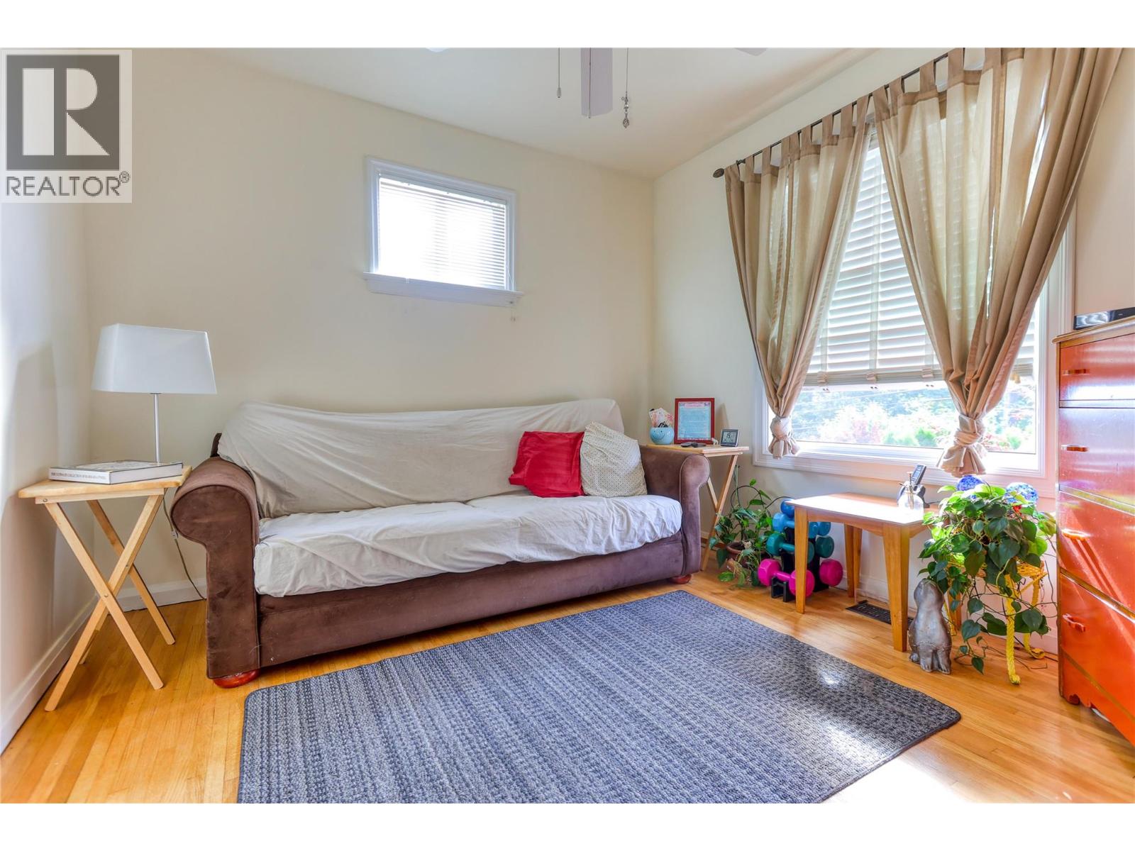 654 Schofield Highway Property Photo 16