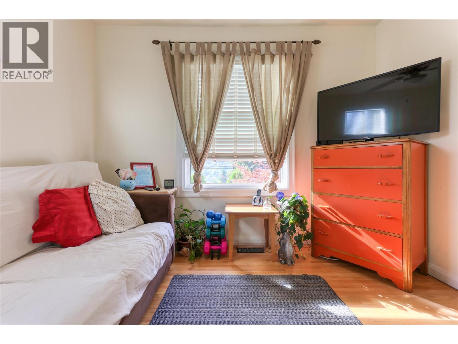 654 Schofield Highway Property Photo 17