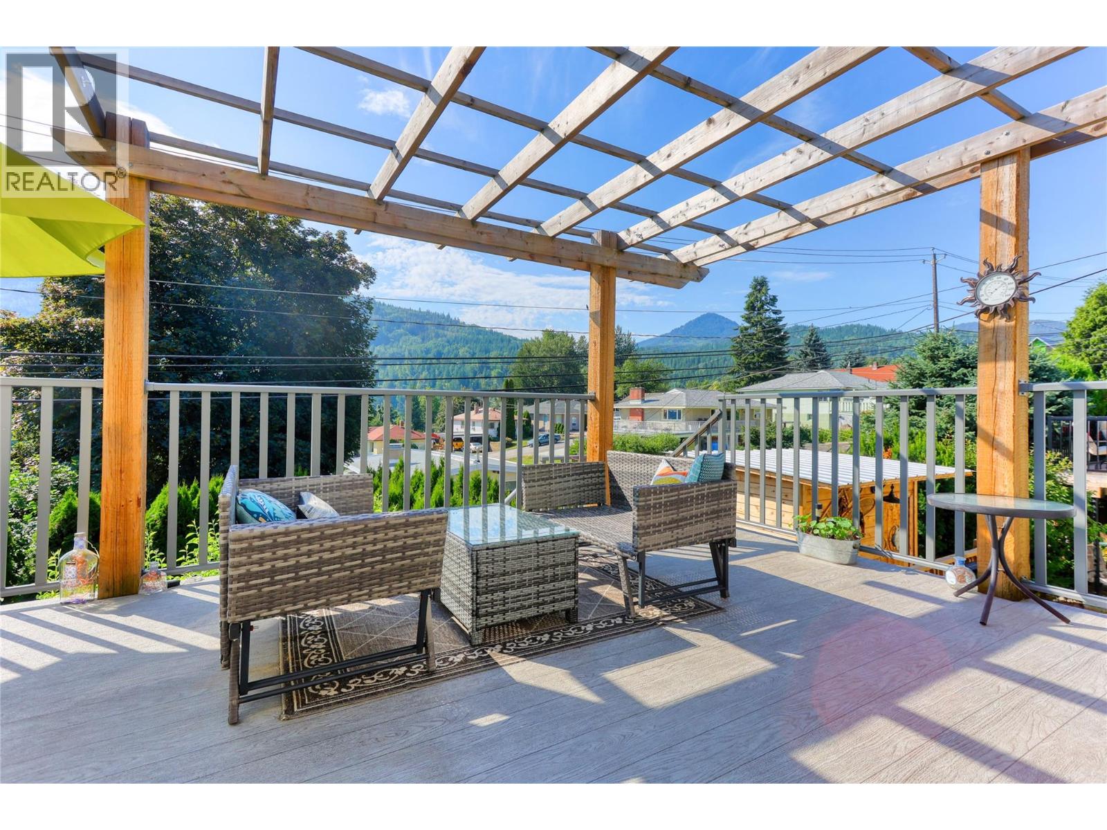 654 Schofield Highway Property Photo 29