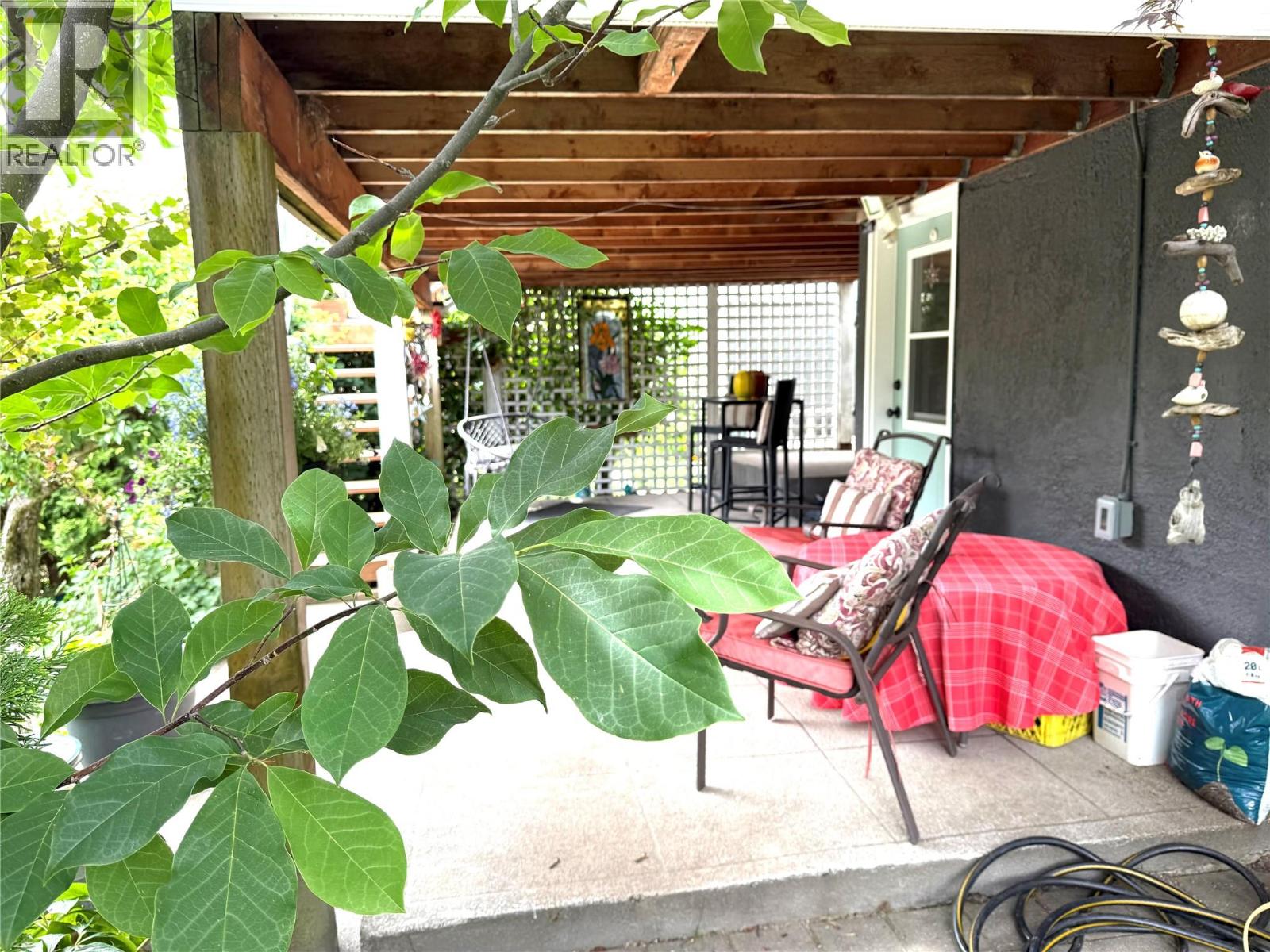 654 Schofield Highway Property Photo 36