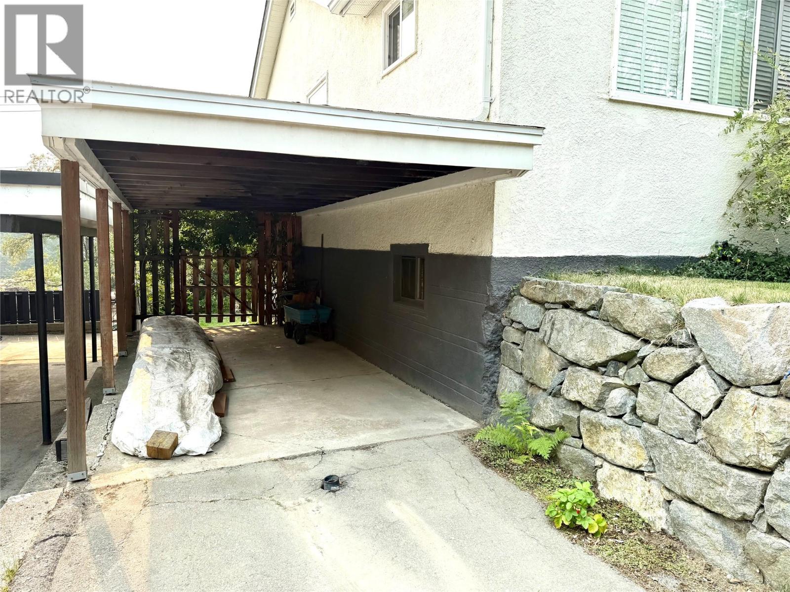 654 Schofield Highway Property Photo 42