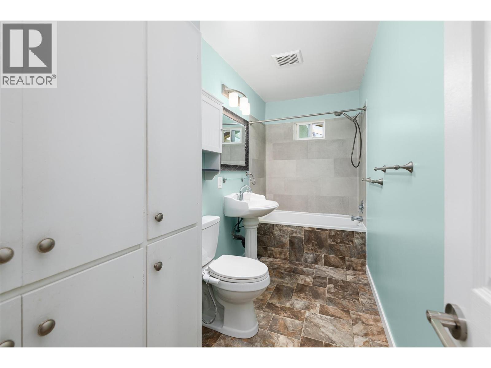 609 20th Avenue S Property Photo 14
