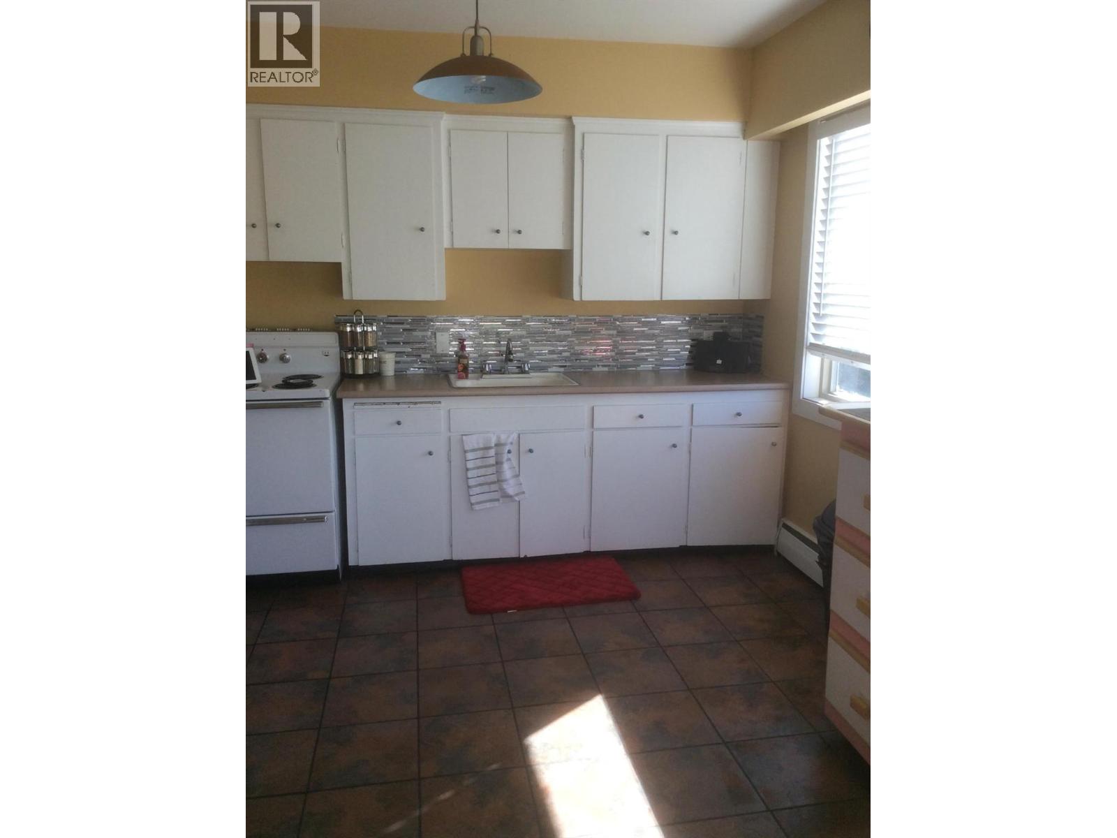 533 2nd Avenue Property Photo 8