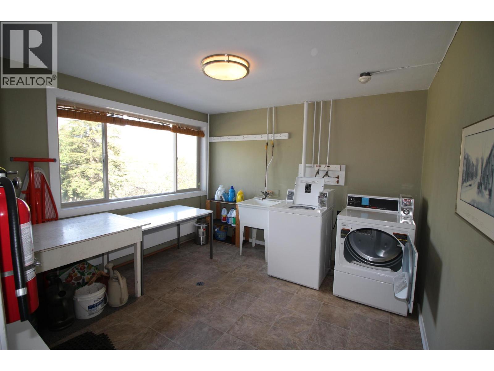 533 2nd Avenue Property Photo 18
