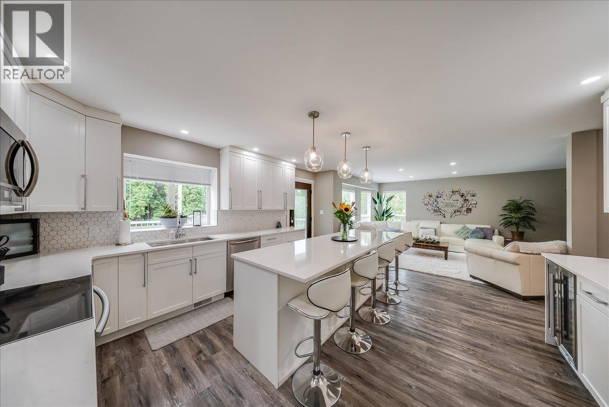 1021 Bridgeview Crescent Property Photo 3