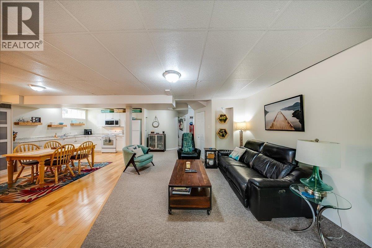 1021 Bridgeview Crescent Property Photo 36