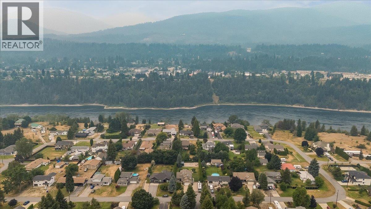 1021 Bridgeview Crescent Property Photo 66
