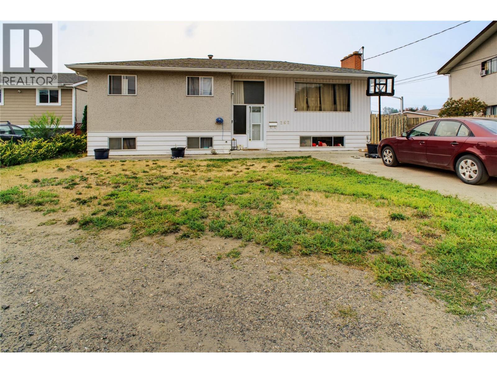 262 HOLLY Avenue