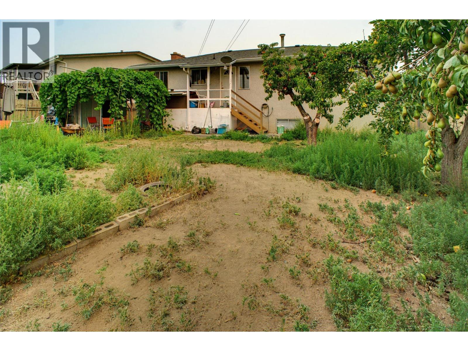 262 Holly Avenue Property Photo 15