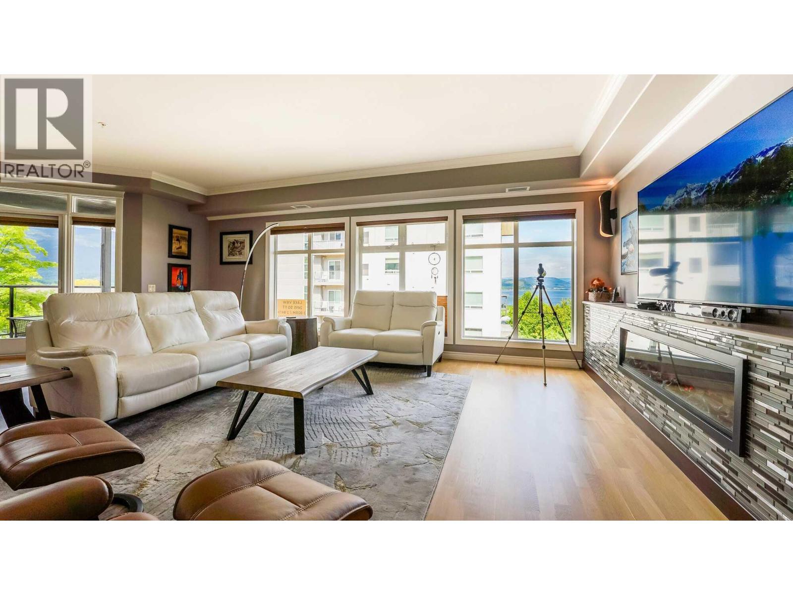 160 Harbourfront Drive Unit# 302