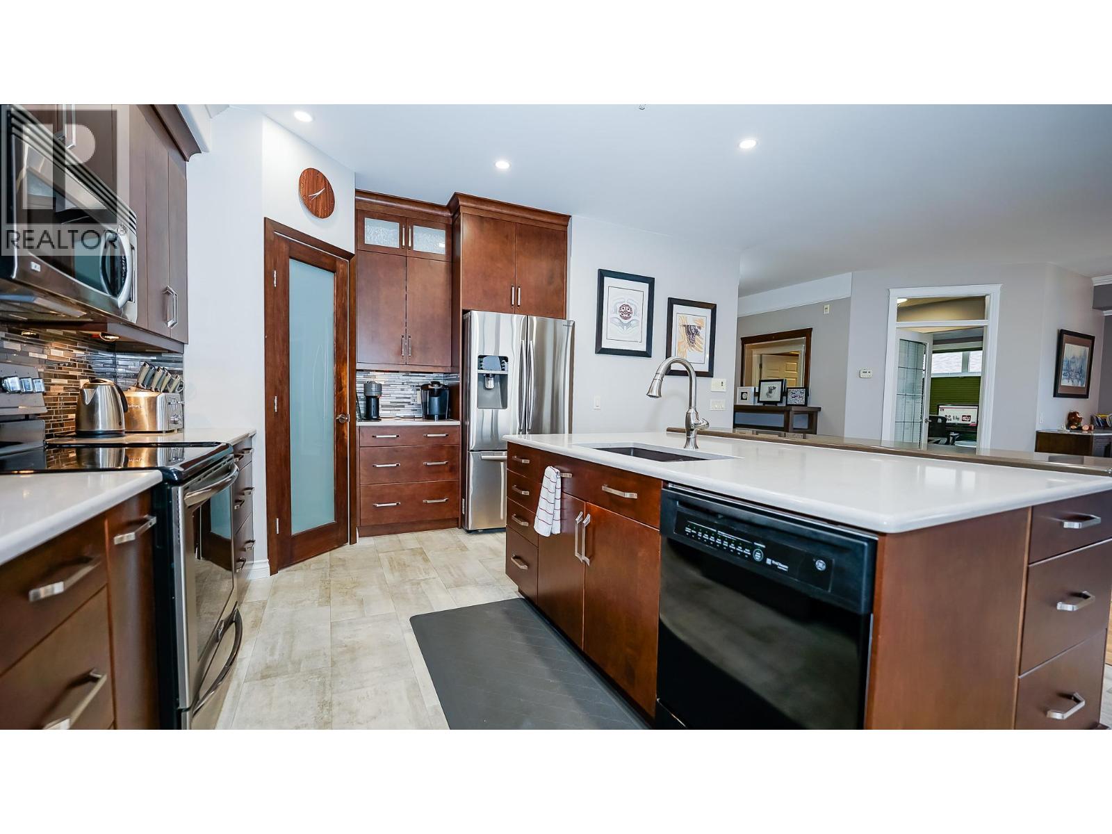 160 Harbourfront Drive Unit# 302 Property Photo 5