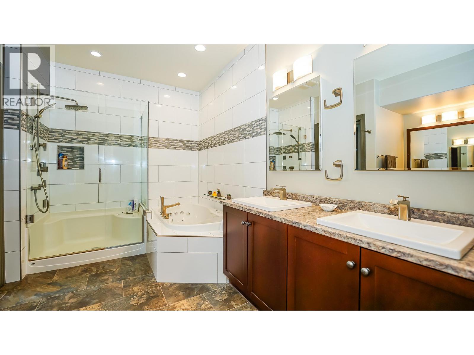 160 Harbourfront Drive Unit# 302 Property Photo 7
