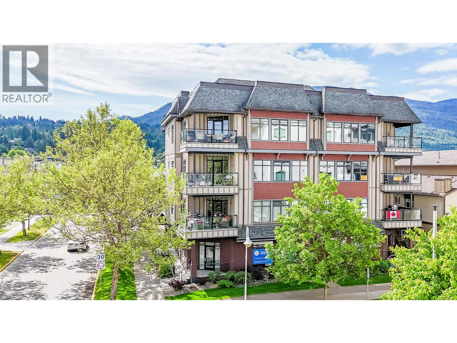160 Harbourfront Drive Unit# 302 Property Photo 11