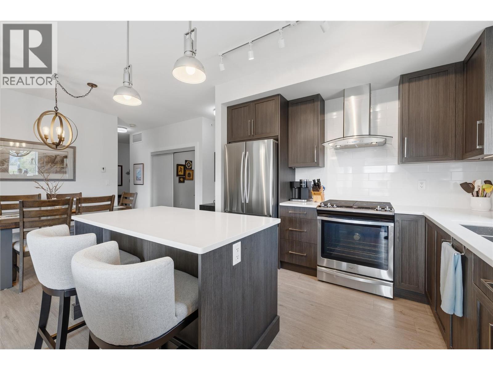 4380 Lakeshore Road Unit# PH21 Property Photo 1