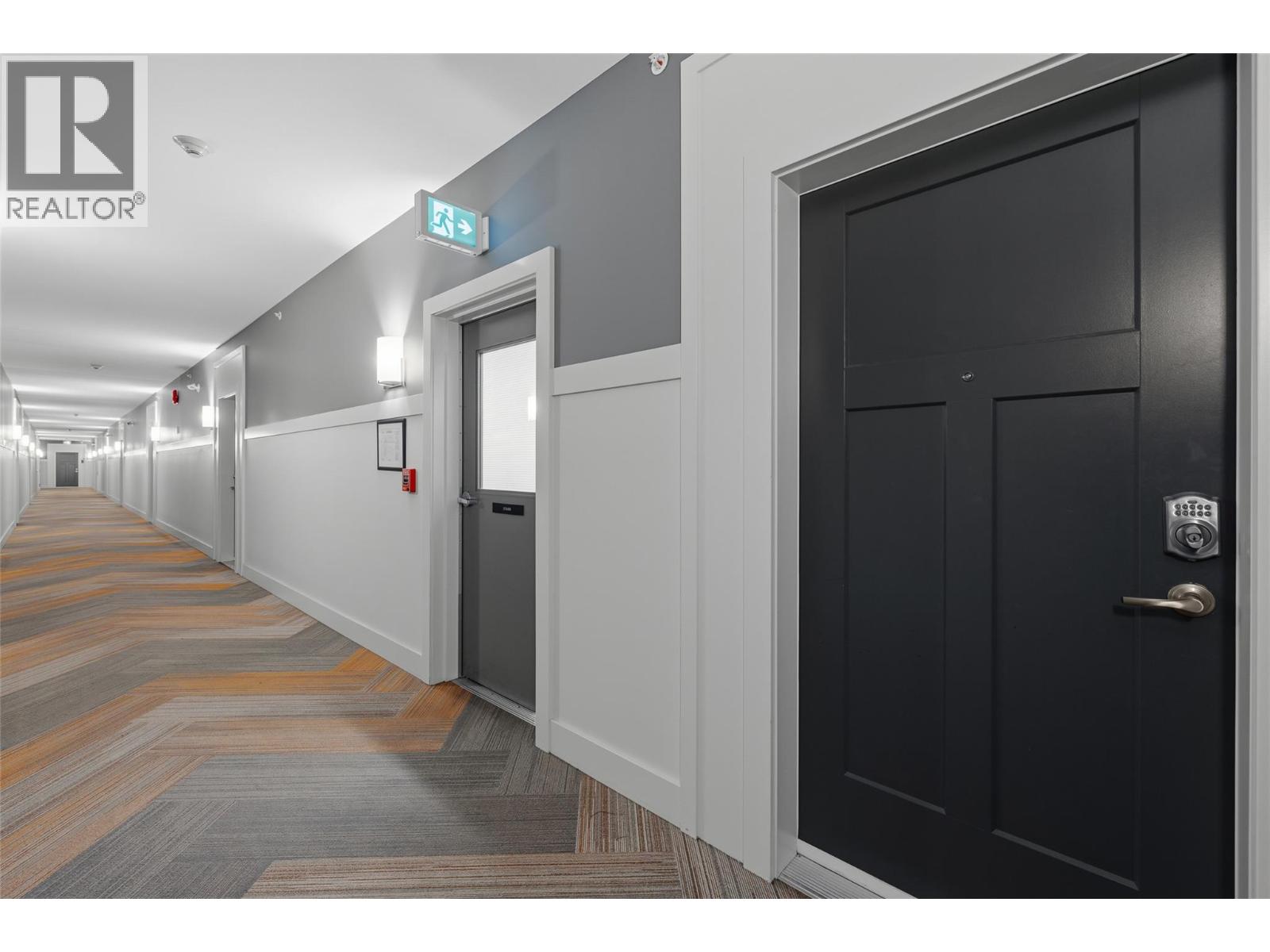 4380 Lakeshore Road Unit# Ph21 Property Photo 6