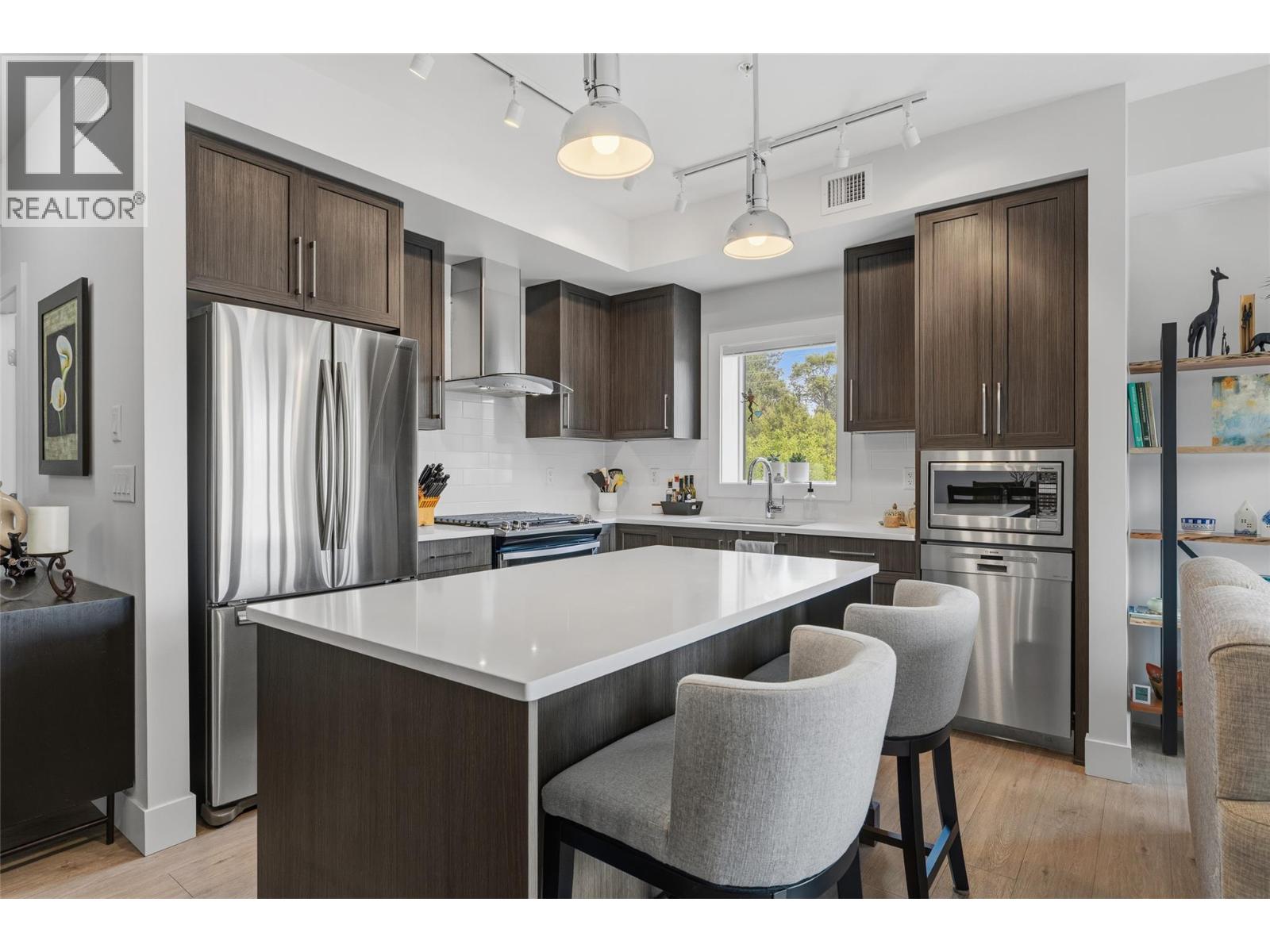 4380 Lakeshore Road Unit# Ph21 Property Photo 15