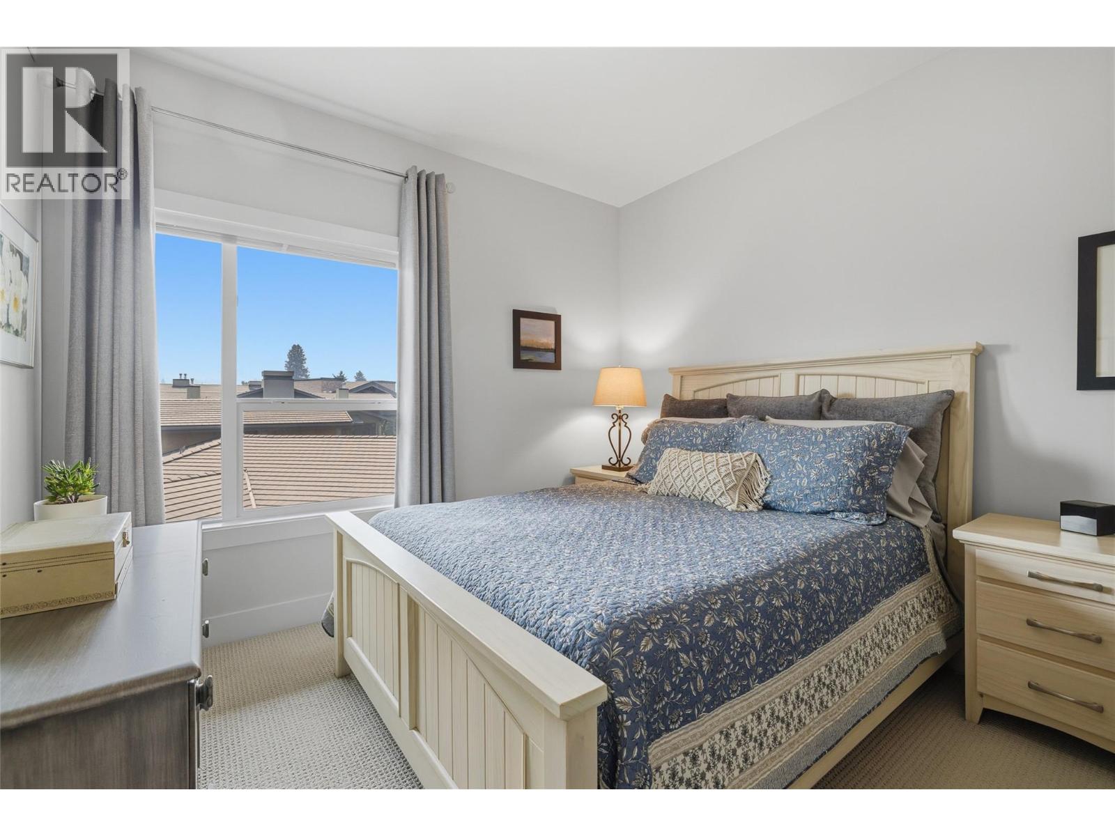 4380 Lakeshore Road Unit# Ph21 Property Photo 24