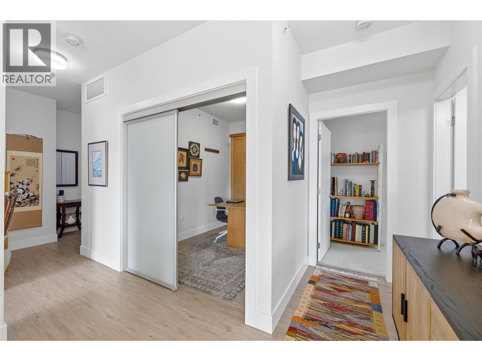 4380 Lakeshore Road Unit# Ph21 Property Photo 30