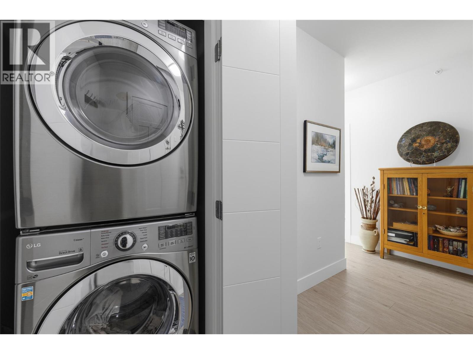 4380 Lakeshore Road Unit# Ph21 Property Photo 36