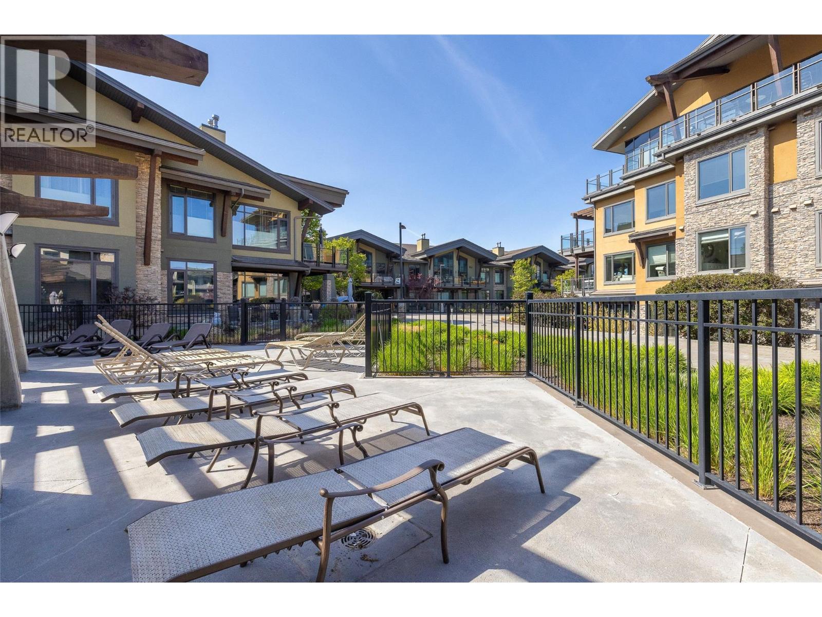 4380 Lakeshore Road Unit# Ph21 Property Photo 51