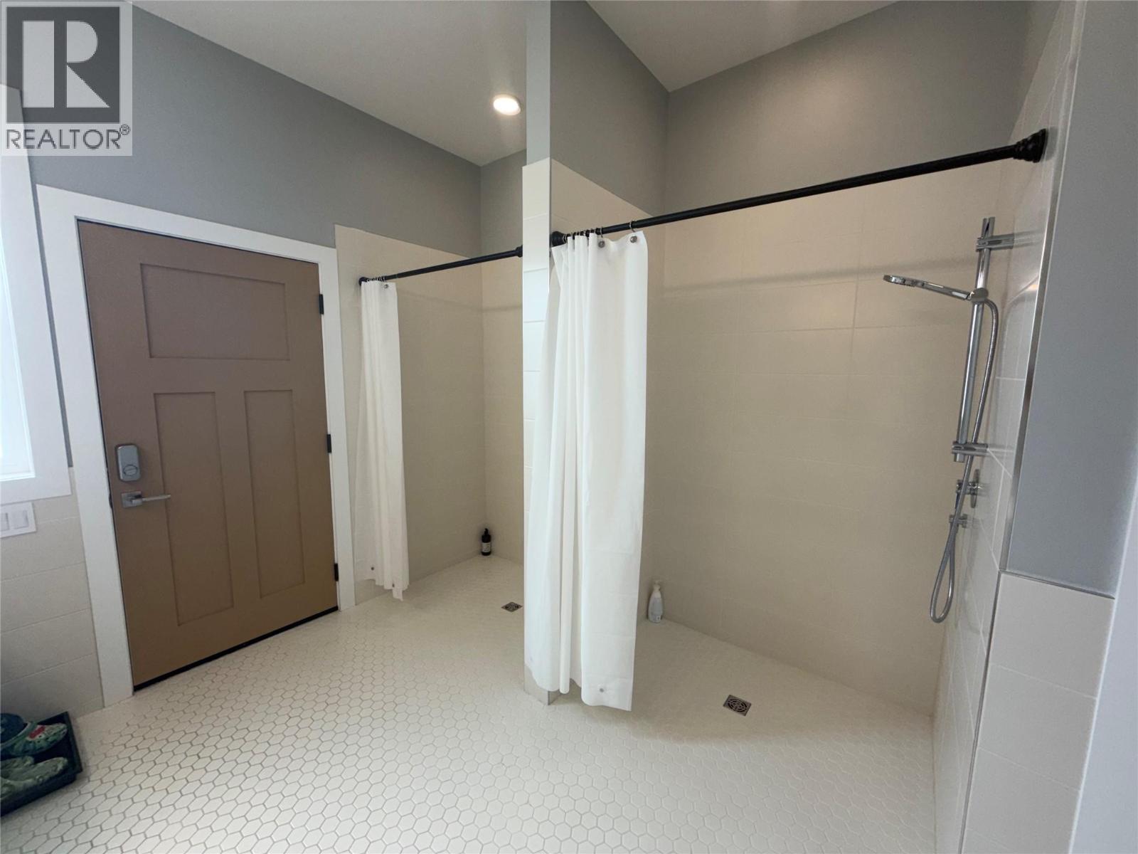 628 Hart Place Property Photo 60
