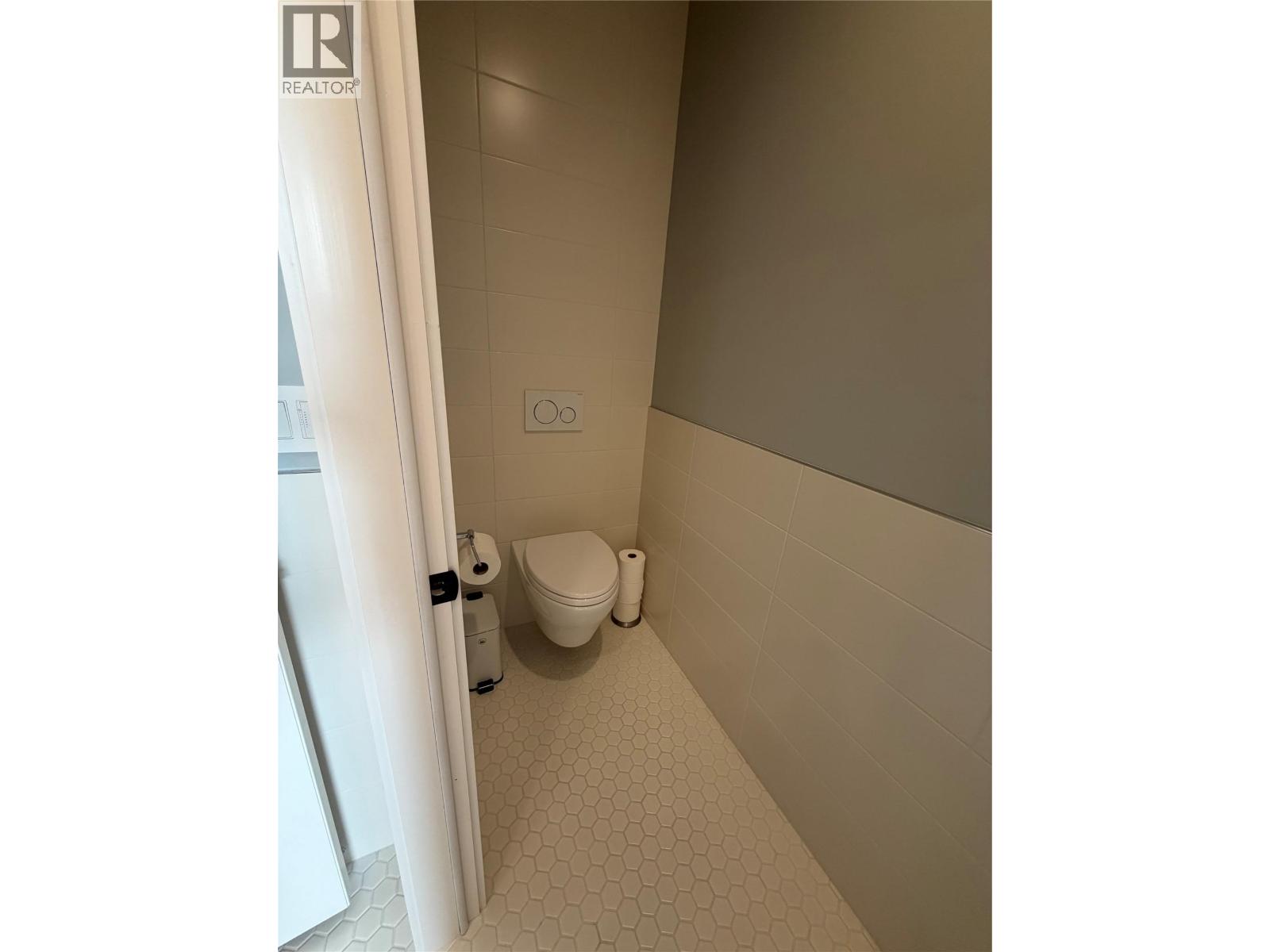 628 Hart Place Property Photo 61