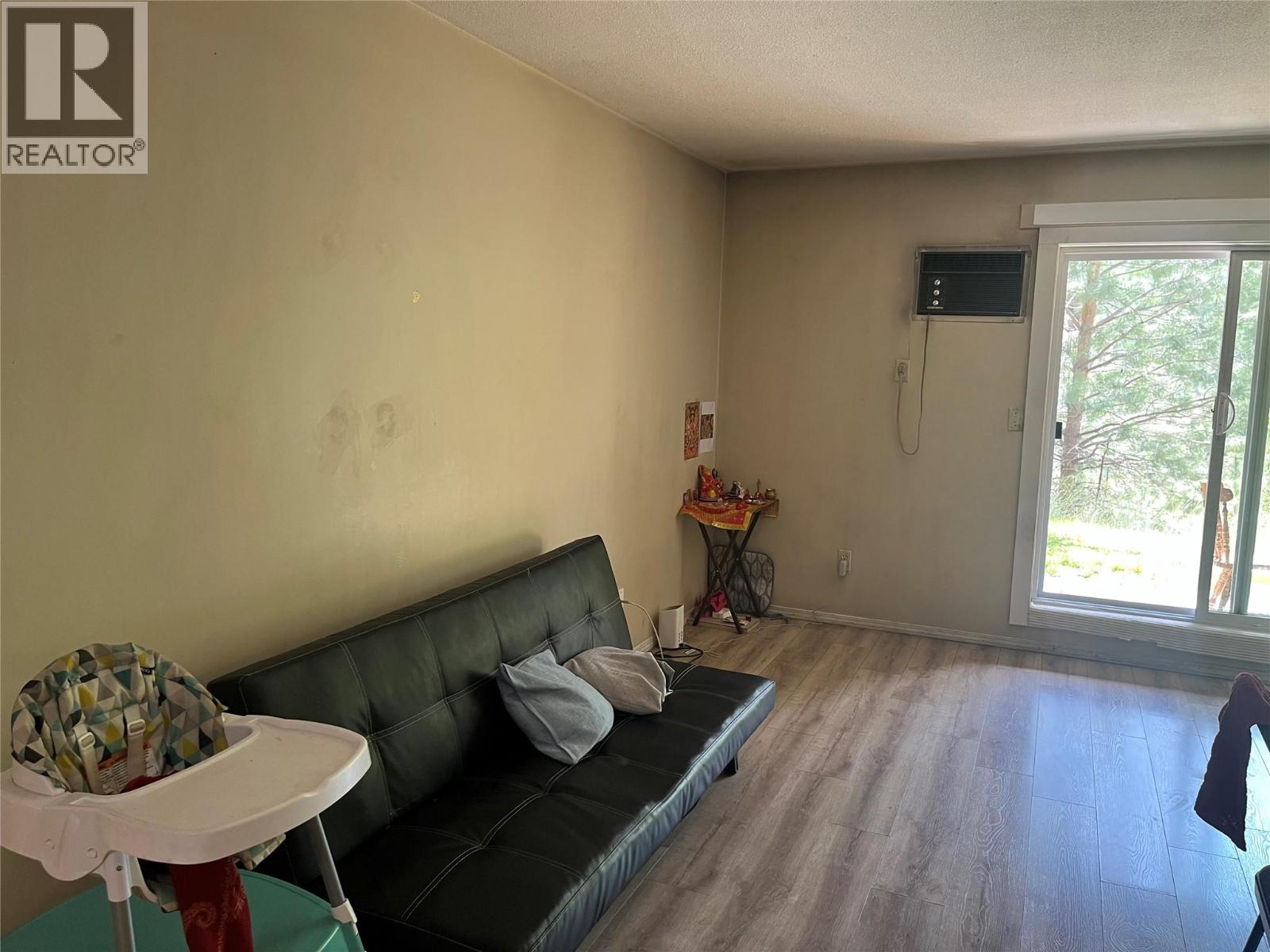 44 Whiteshield Crescent S Unit# 703 Property Photo 4