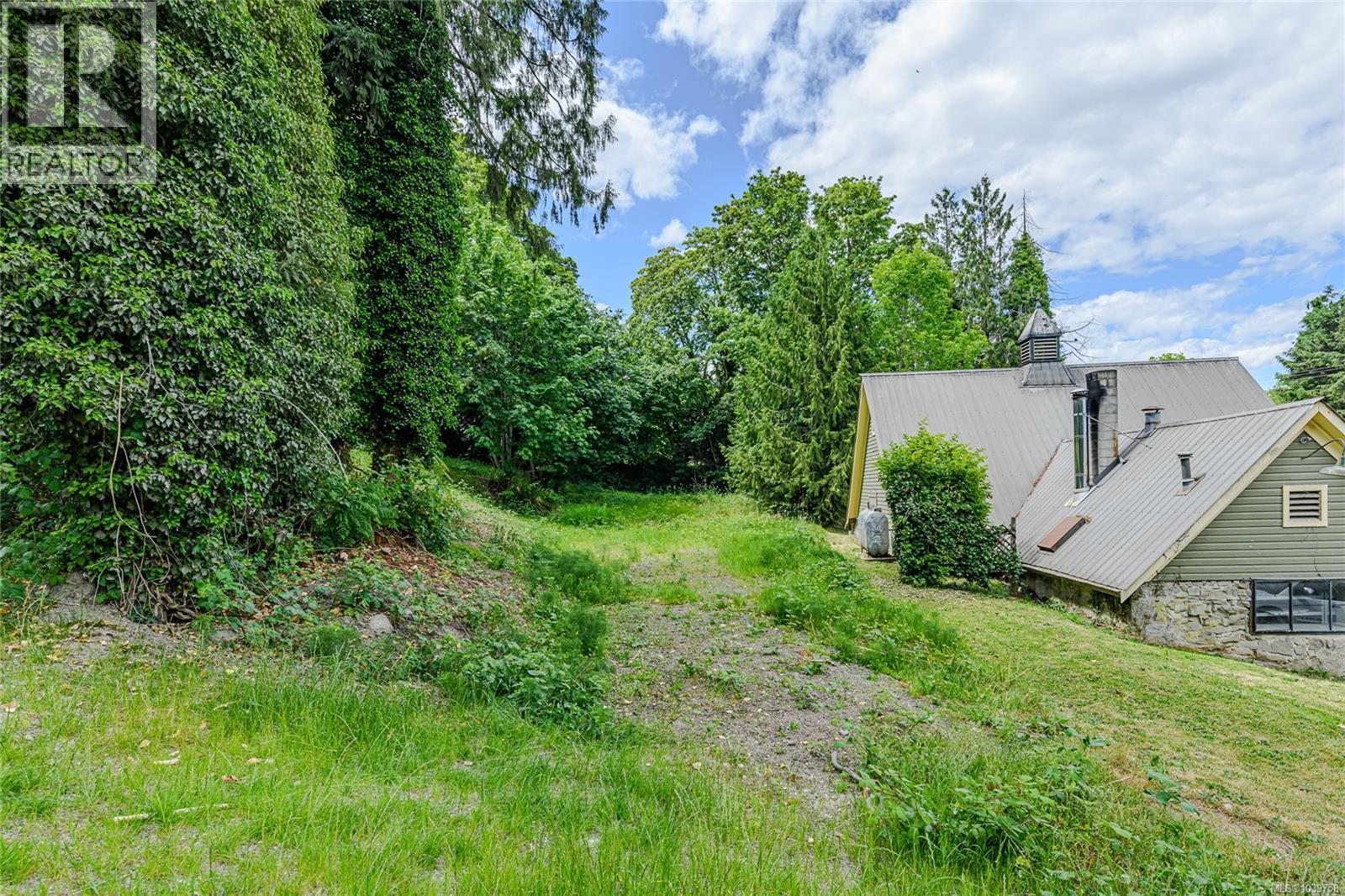 2 Drake Rd Property Photo 10