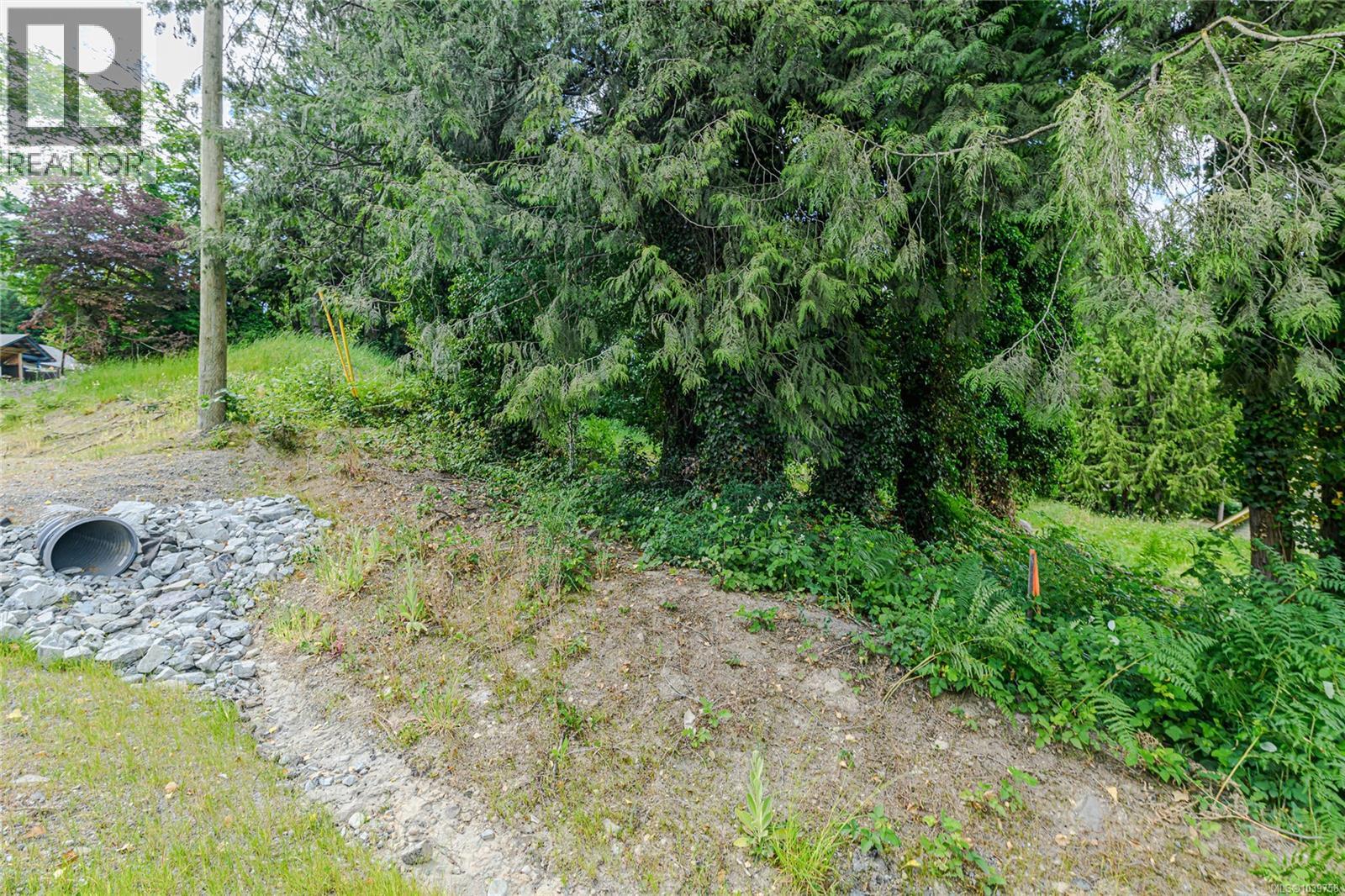 2 Drake Rd Property Photo 16