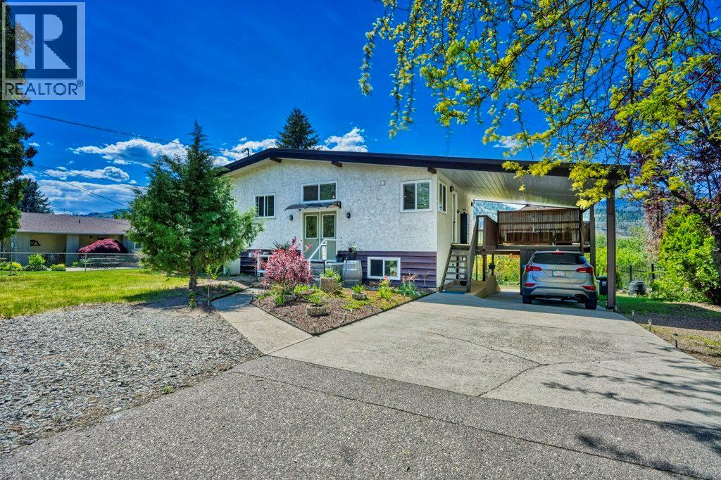 7562 Crest-a-way Road Property Photo 8