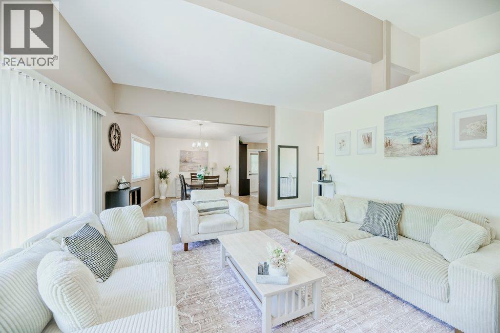 7562 Crest-a-way Road Property Photo 12