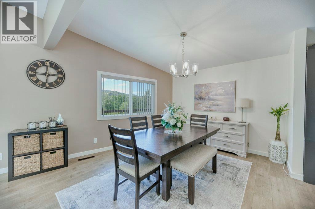 7562 Crest-a-way Road Property Photo 14