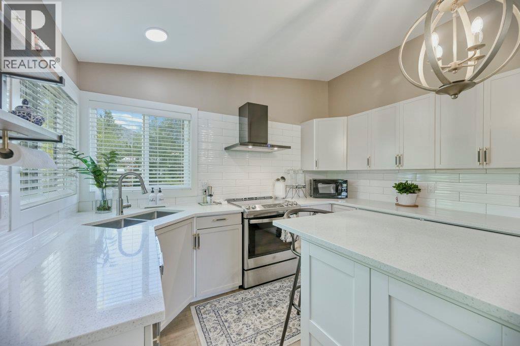 7562 Crest-a-way Road Property Photo 15
