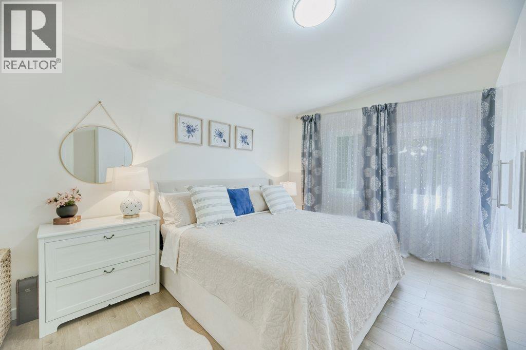 7562 Crest-a-way Road Property Photo 18