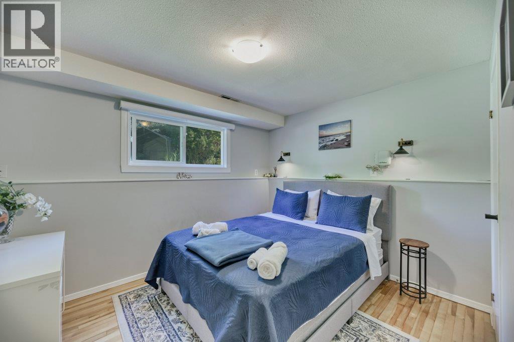 7562 Crest-a-way Road Property Photo 25