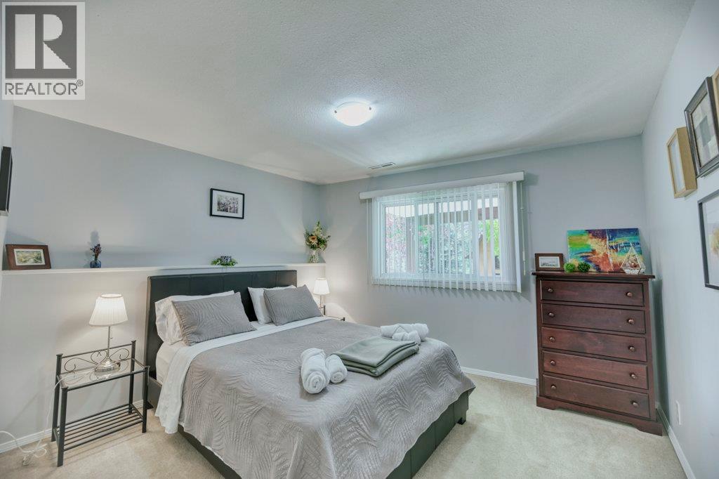 7562 Crest-a-way Road Property Photo 26