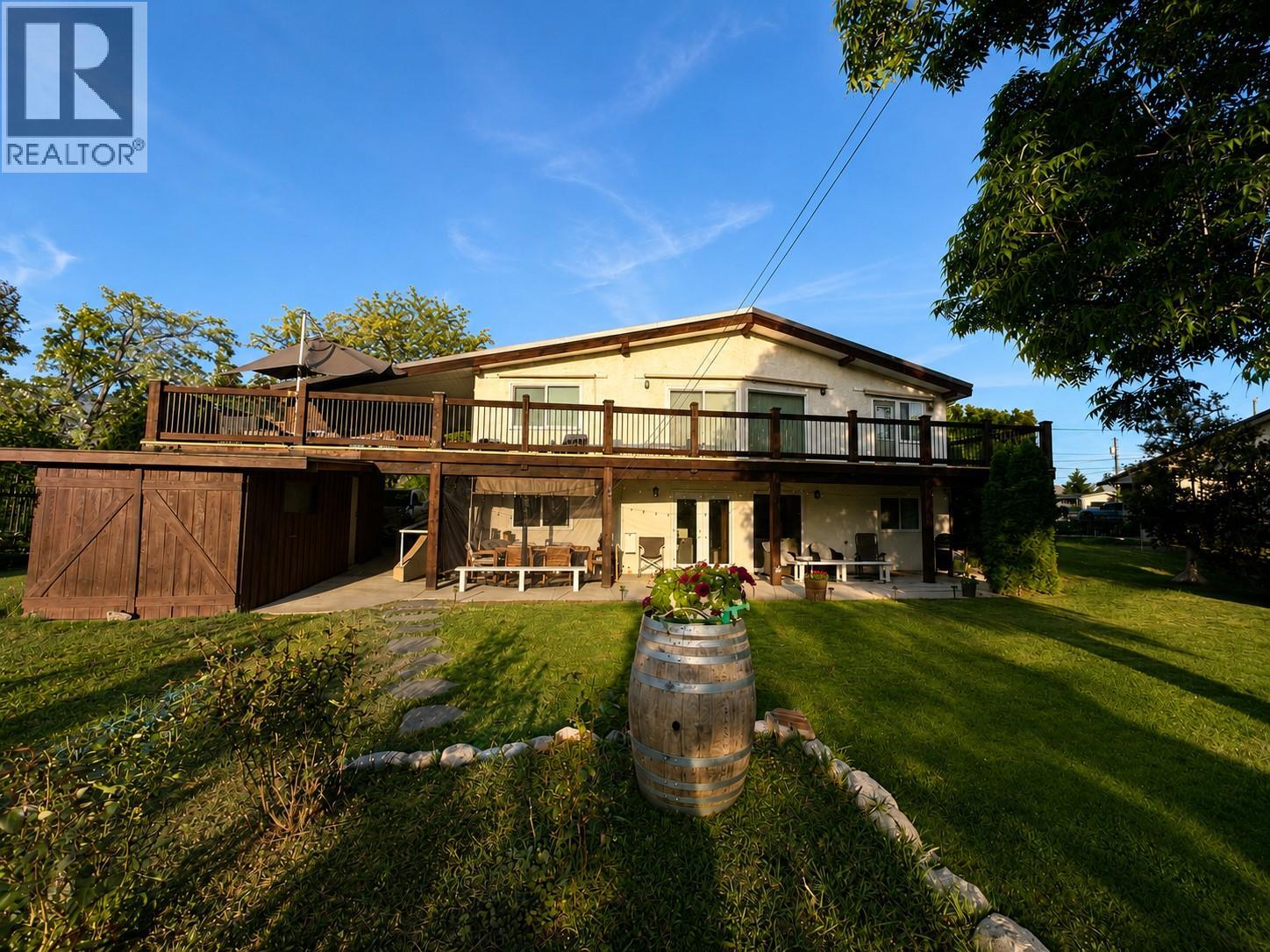 7562 Crest-a-way Road Property Photo 32