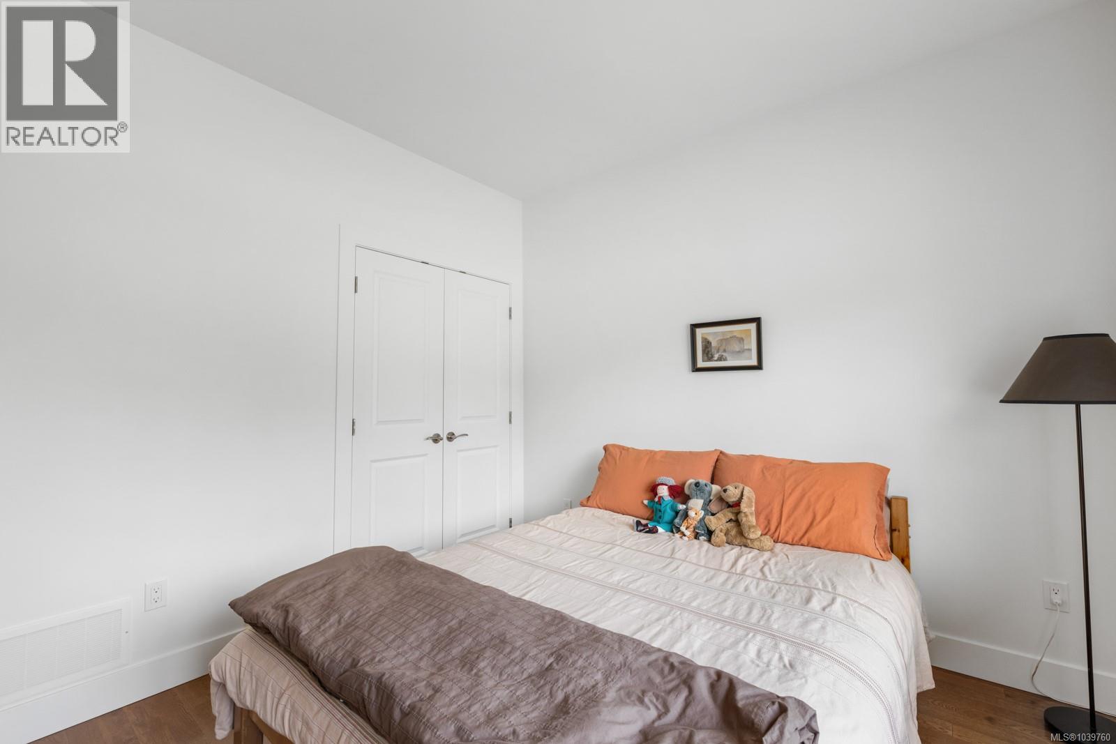 9853 Napier Pl Property Photo 16