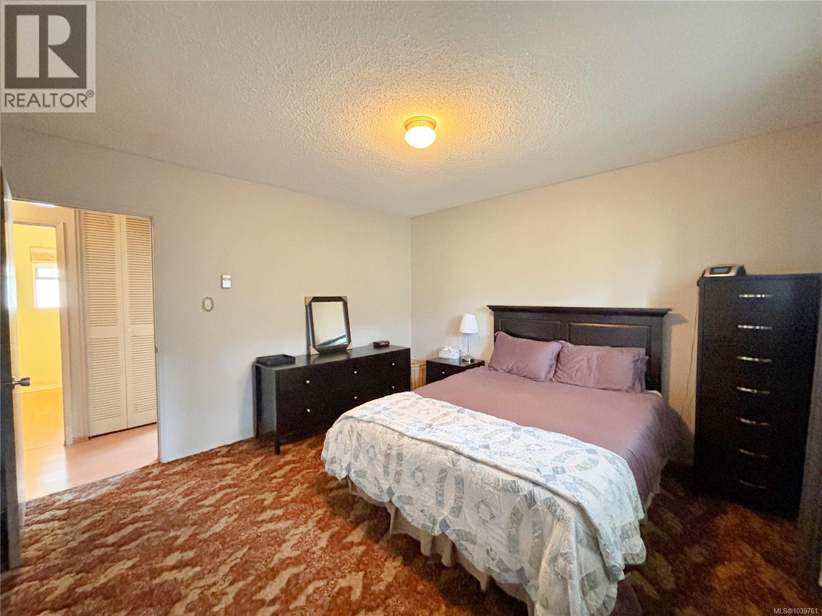 380 Alder Cres Property Photo 13