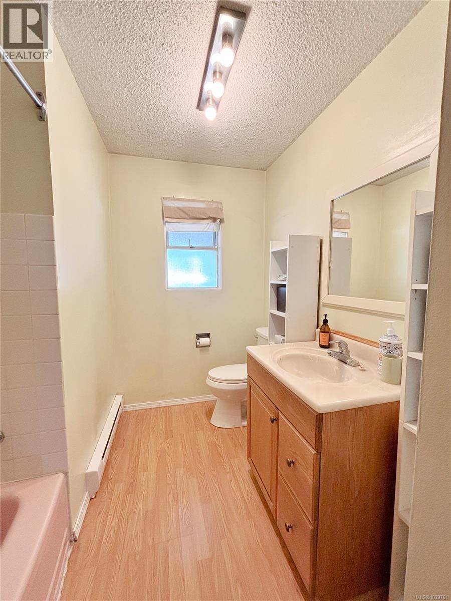 380 Alder Cres Property Photo 18