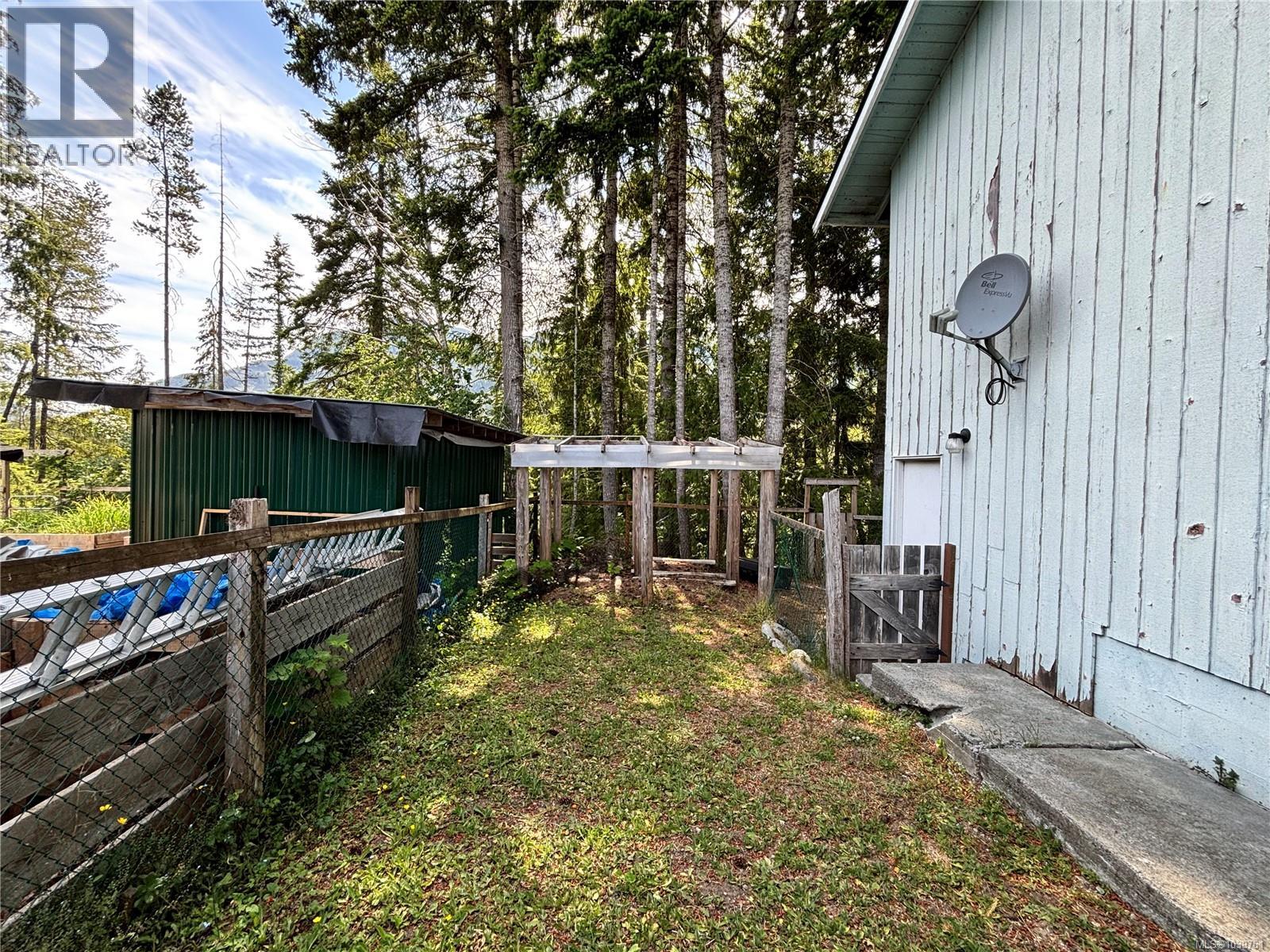 380 Alder Cres Property Photo 42