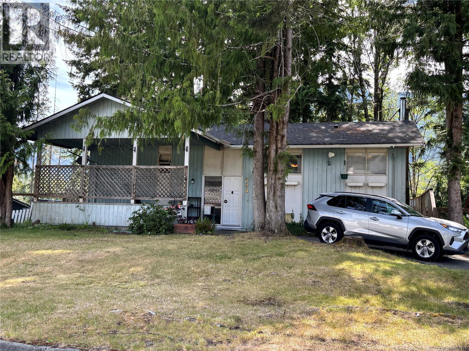 380 Alder Cres Property Photo 48