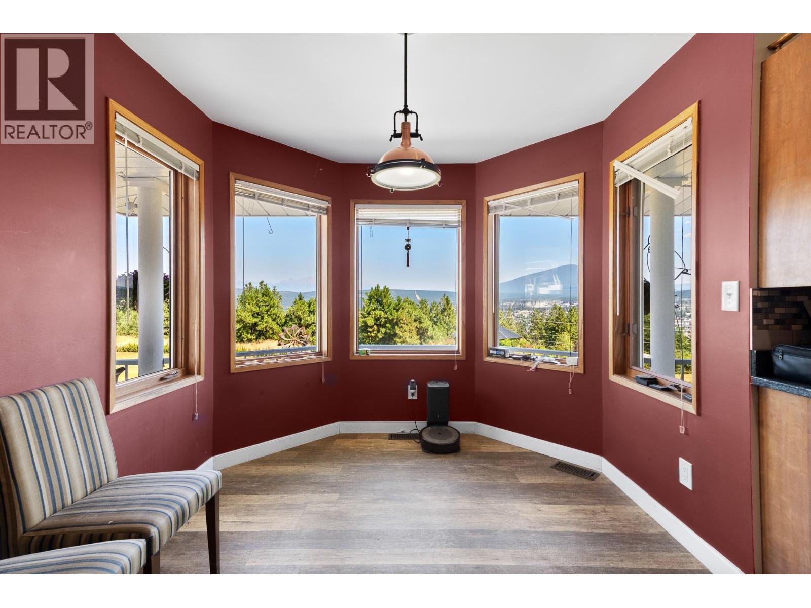 709 Weeks Road Property Photo 15